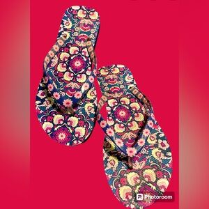 Vera Bradley Paisley flower Flip flops NWOT size M - 8